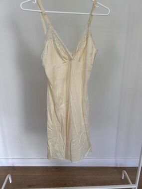 Vintage cream slip
